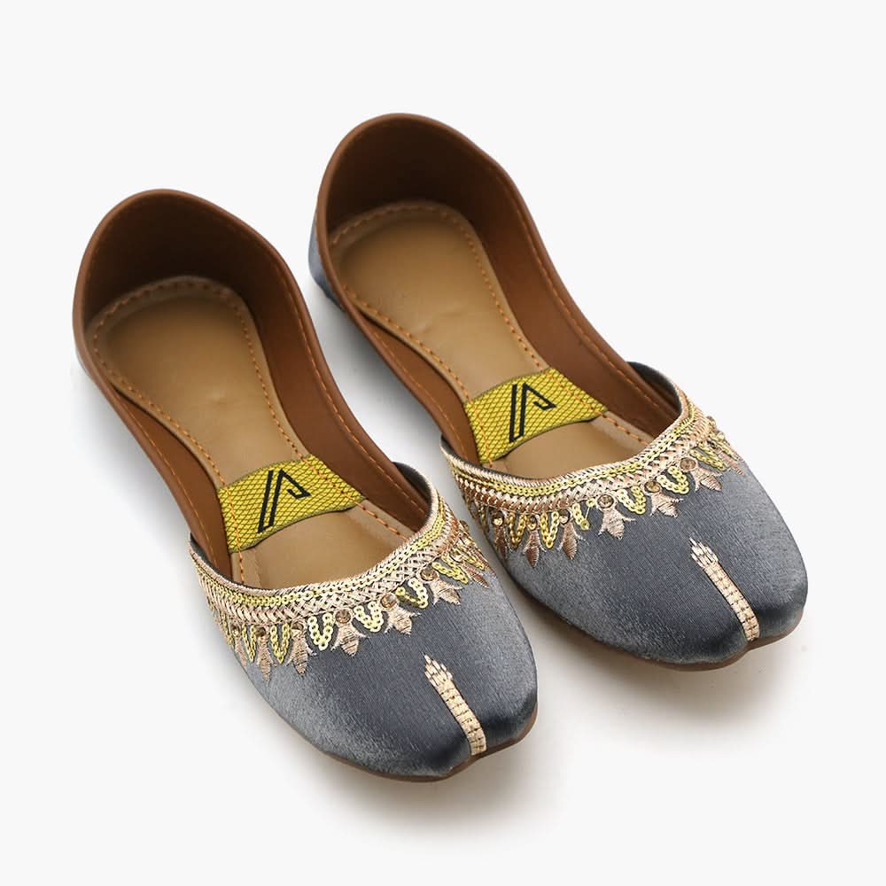 Women's Khussa