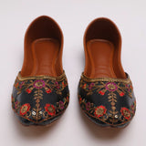 Women's Khussa