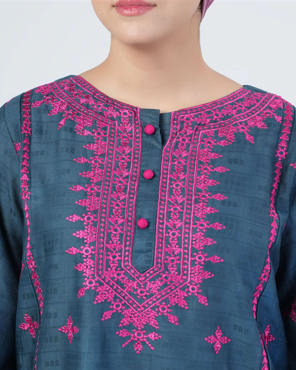 Valuables Women Embroidered 2-Piece Suit