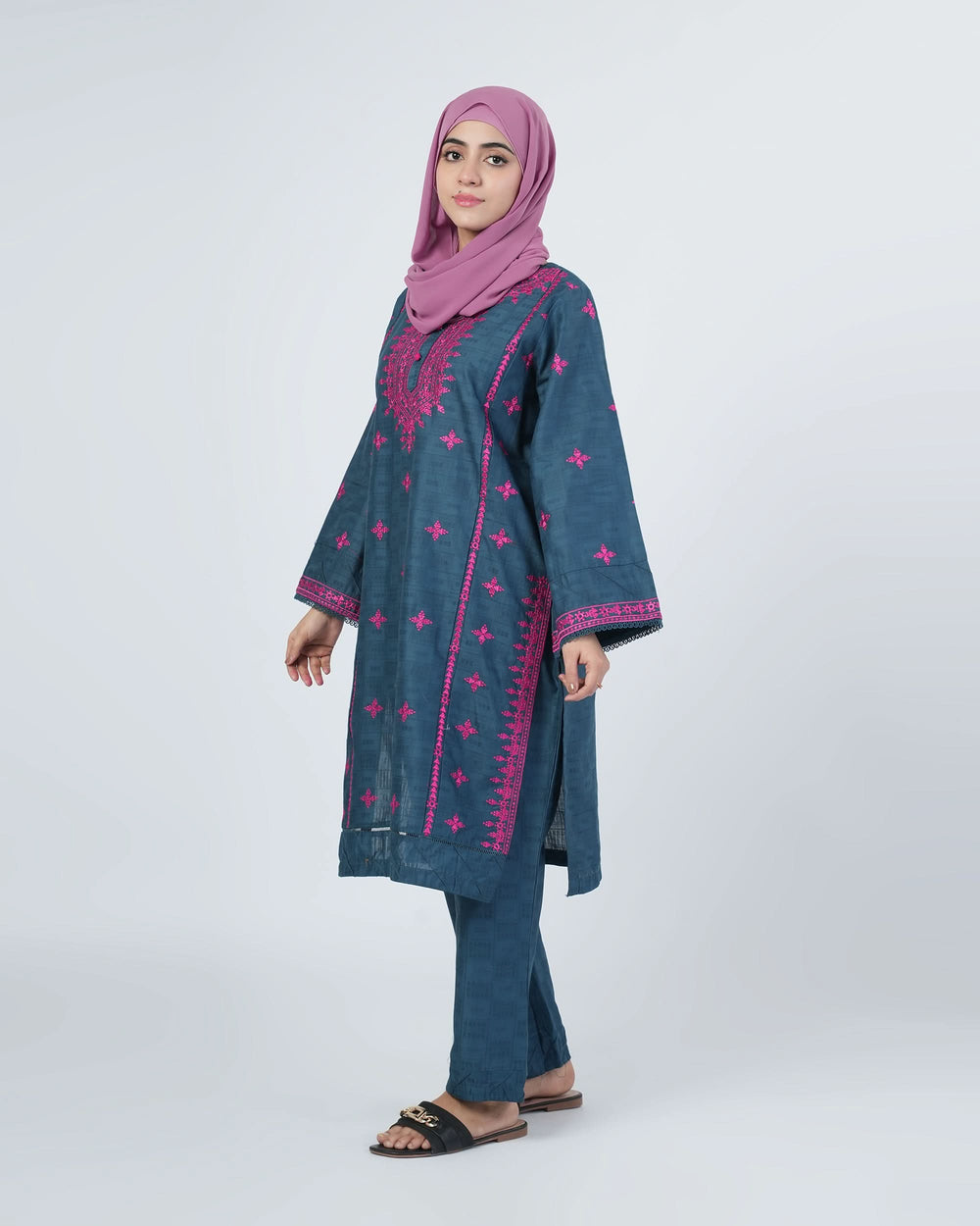 Valuables Women Embroidered 2-Piece Suit