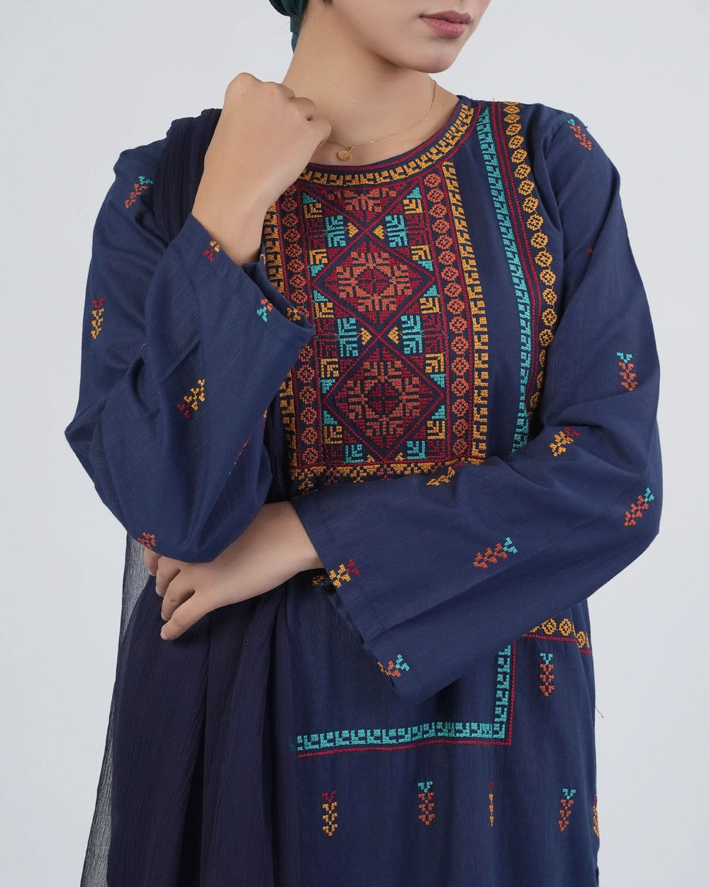 Women's Khaddar Embroidered 3Pcs Suit