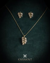 Eminent Women's Leaf Bloom Necklace Set