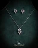 Eminent Women's Leaf Bloom Necklace Set
