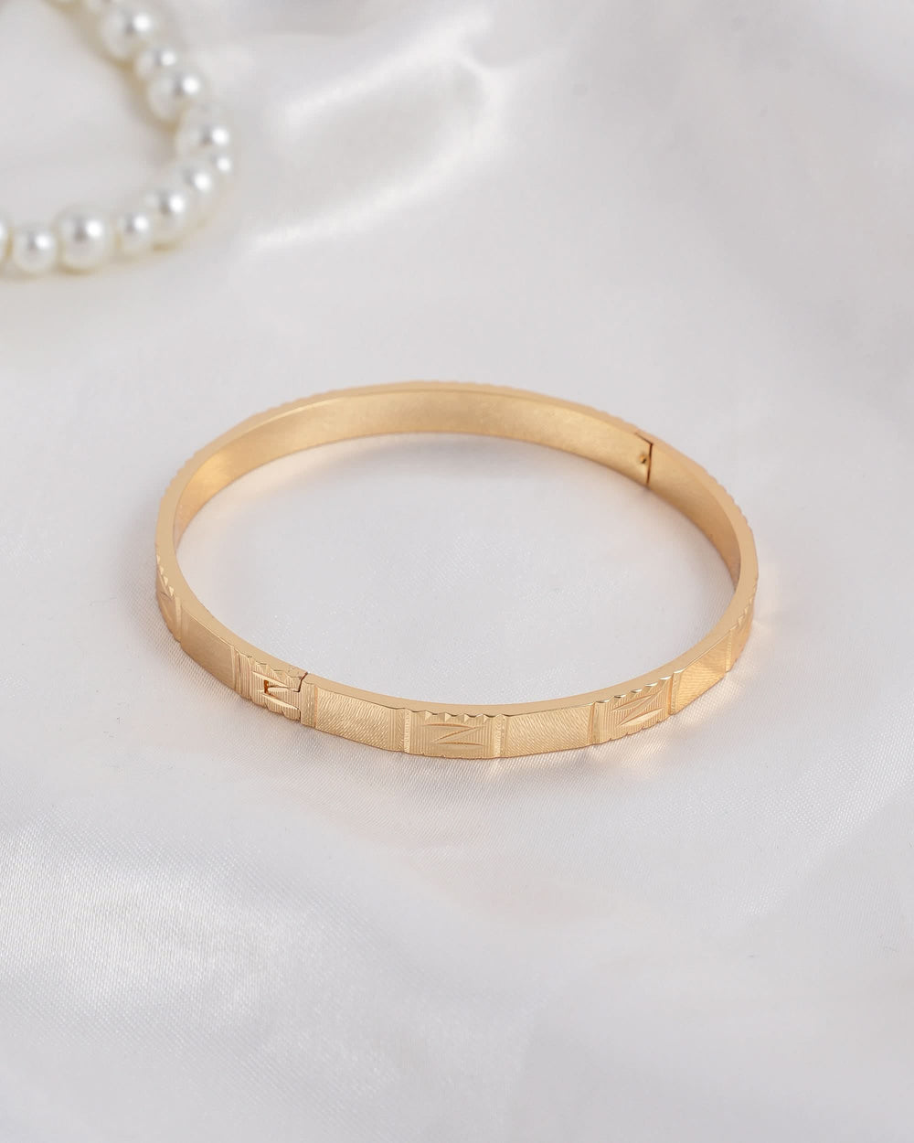 Eminent Women's Kara - Golden