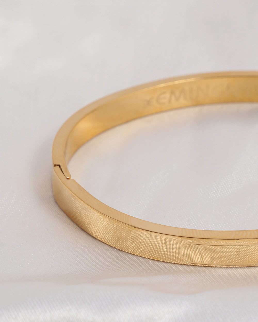 Eminent Women's Bracelet - Golden