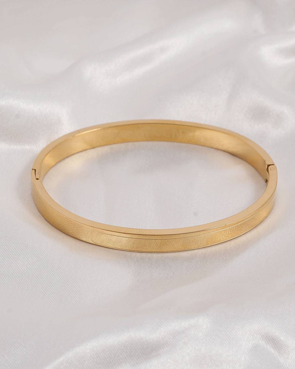 Eminent Women's Bracelet - Golden