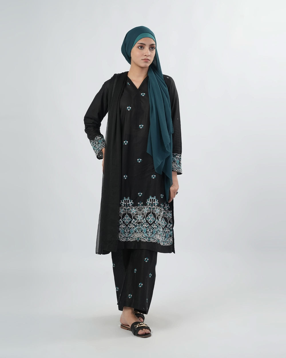 Valuables Women’s Embroidered 3 Pcs Suit