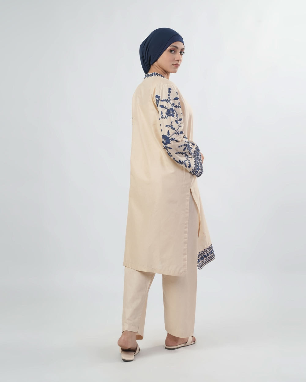 Valuables Women’s Embroidered 3 Pcs Suit