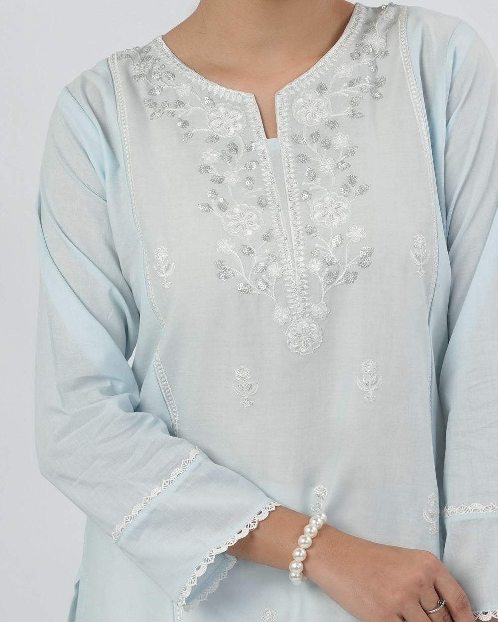 Valuables Women Embroidered Kurti
