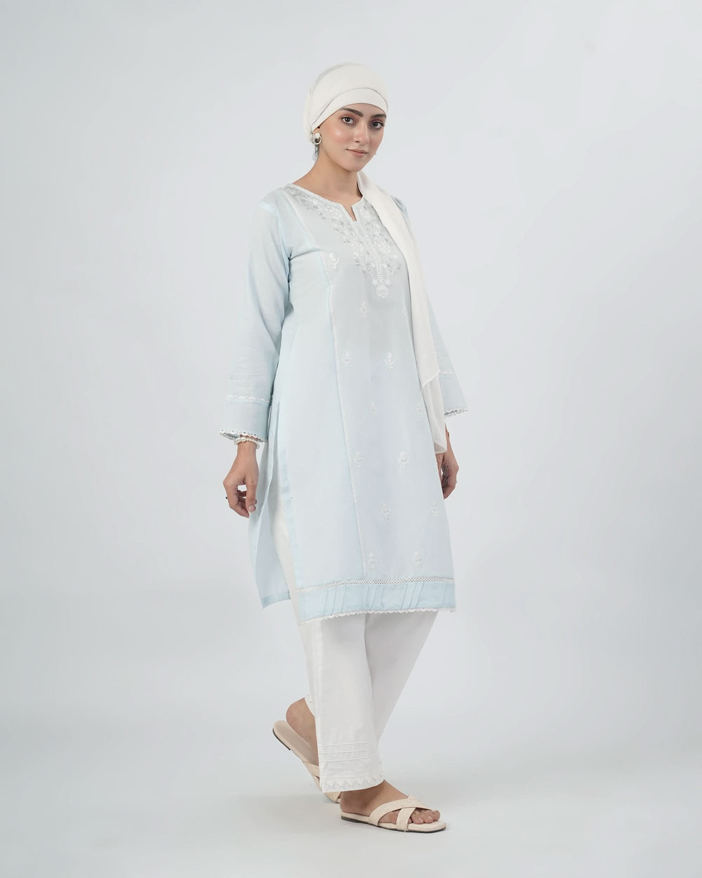 Valuables Women Embroidered Kurti