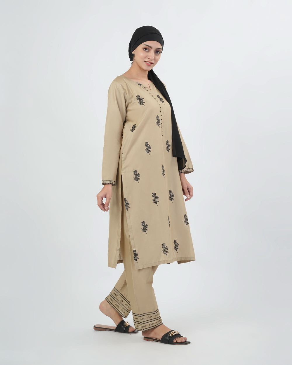 Valuables Women’s Embroidered 2Pcs Suit