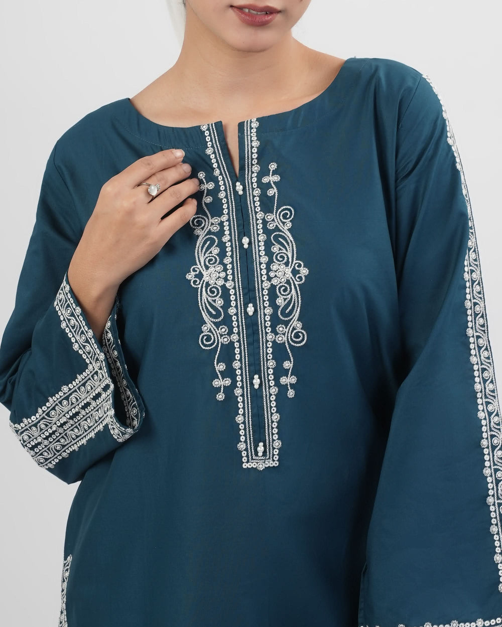 Valuables Women Embroidered 2Pcs Suit