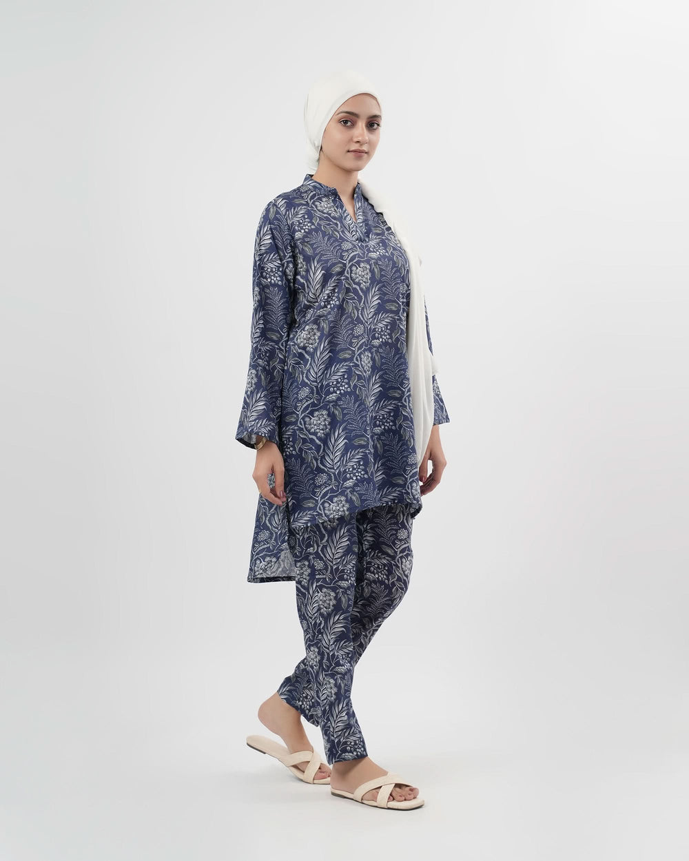Valuables Women’s Printed Lawn 2 Pcs Suit