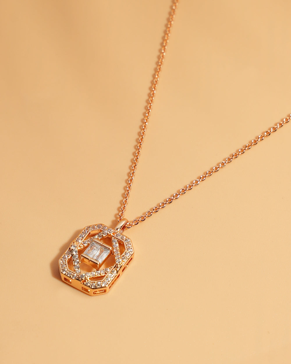 Eminent Women's Locket Set