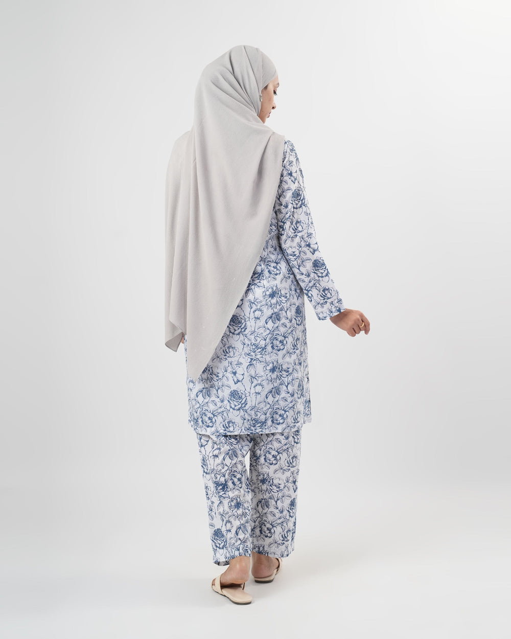 Valuables Women's Printed Lawn 2 Pc Suit
