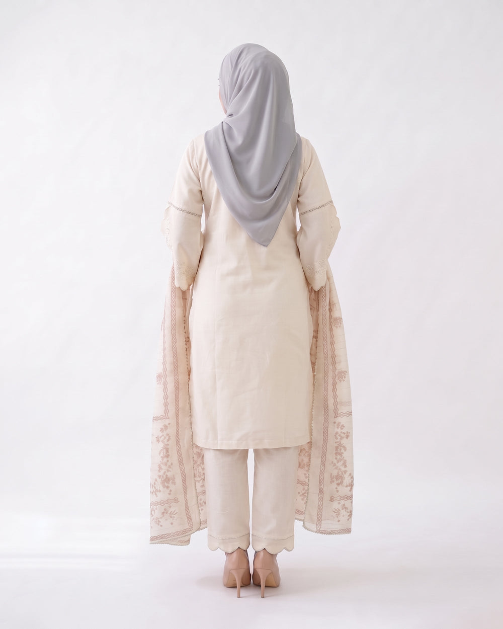 Valuables Women's Embroidered 3Pc Suit