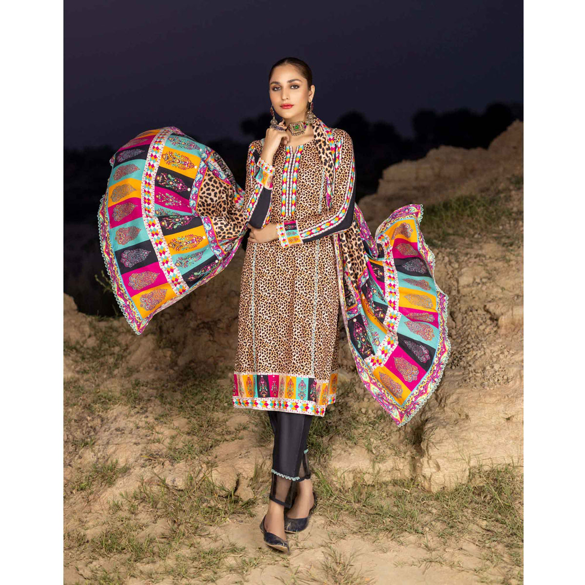Salina Linen Unstitched 3Pcs Suit - 9