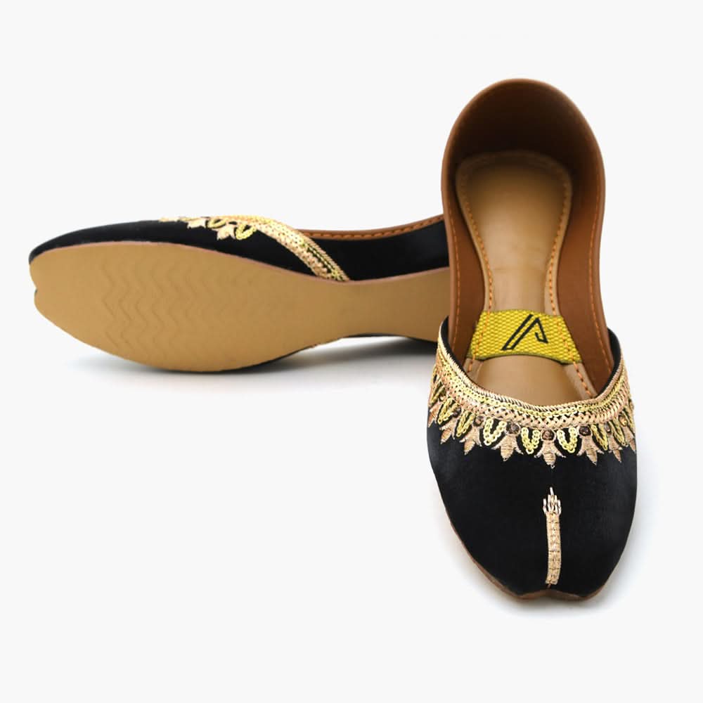 Women's Khussa