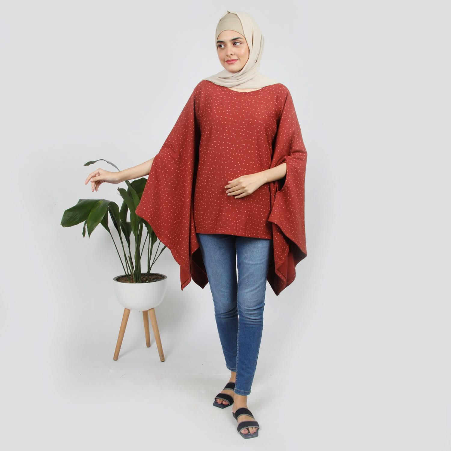 Eminent Women's Poncho - Maroon