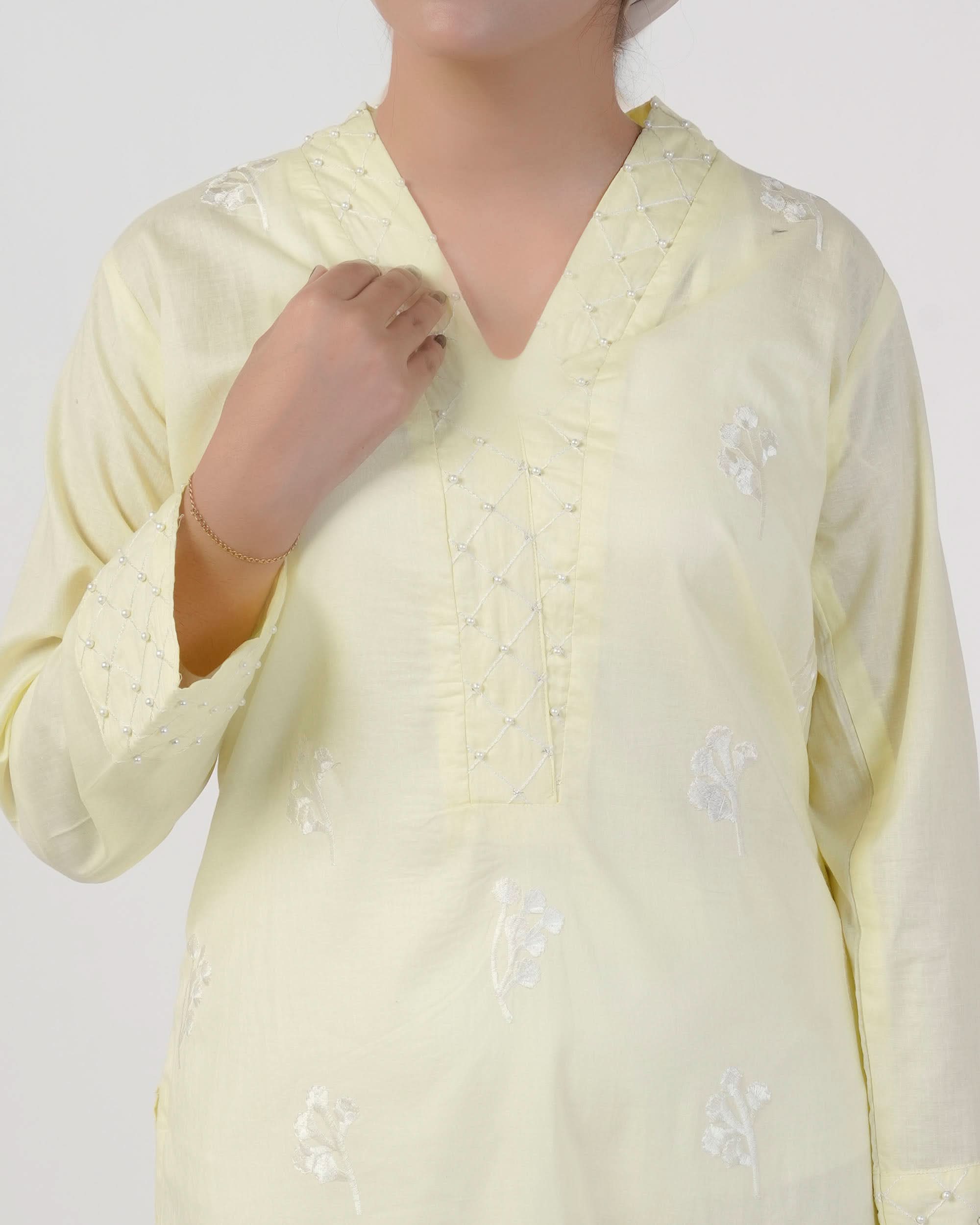 Valuables Women Embroidered Kurti