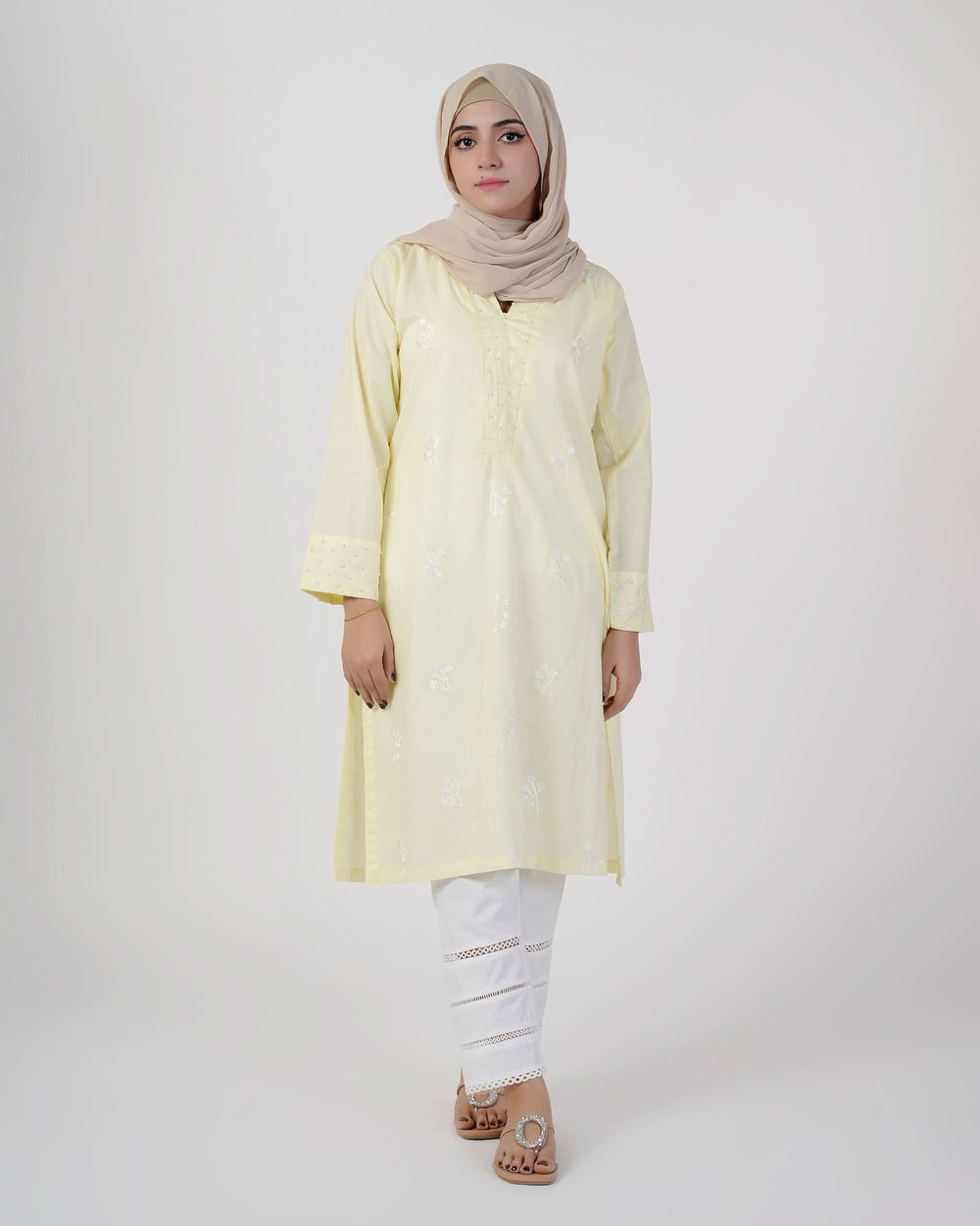 Valuables Women Embroidered Kurti