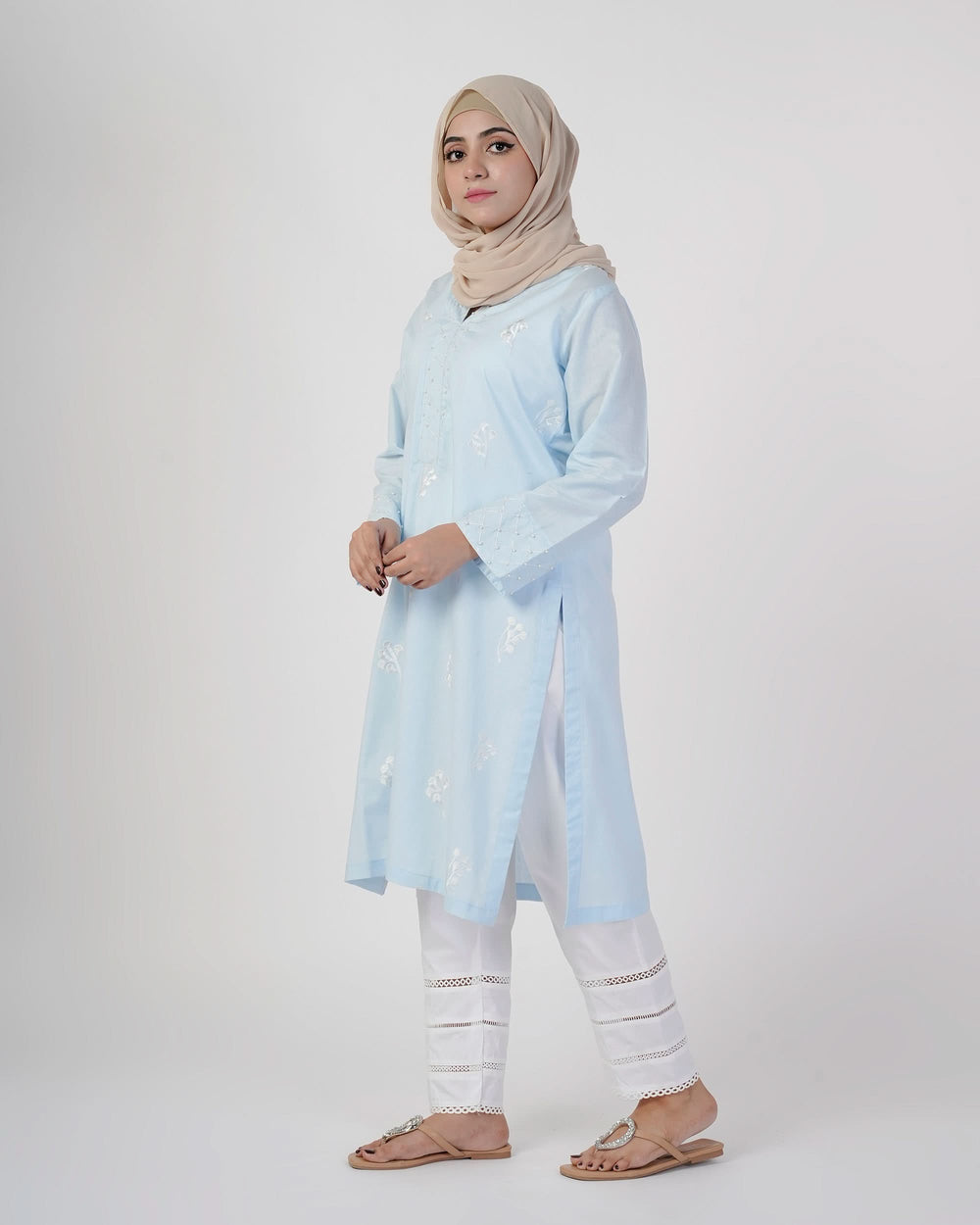 Valuables Women Embroidered Kurti