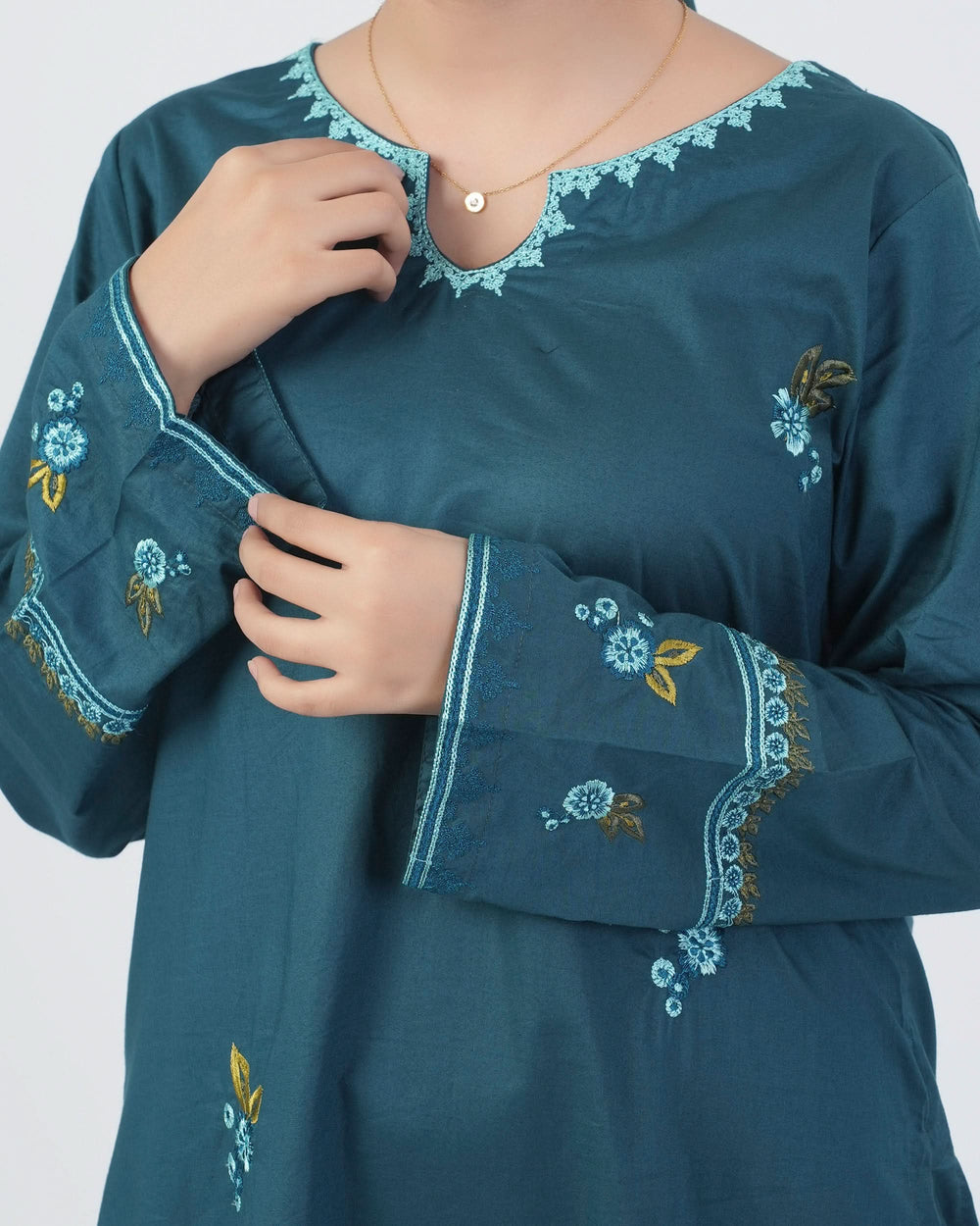 Valuables Women Embroidered 2PCS Suit