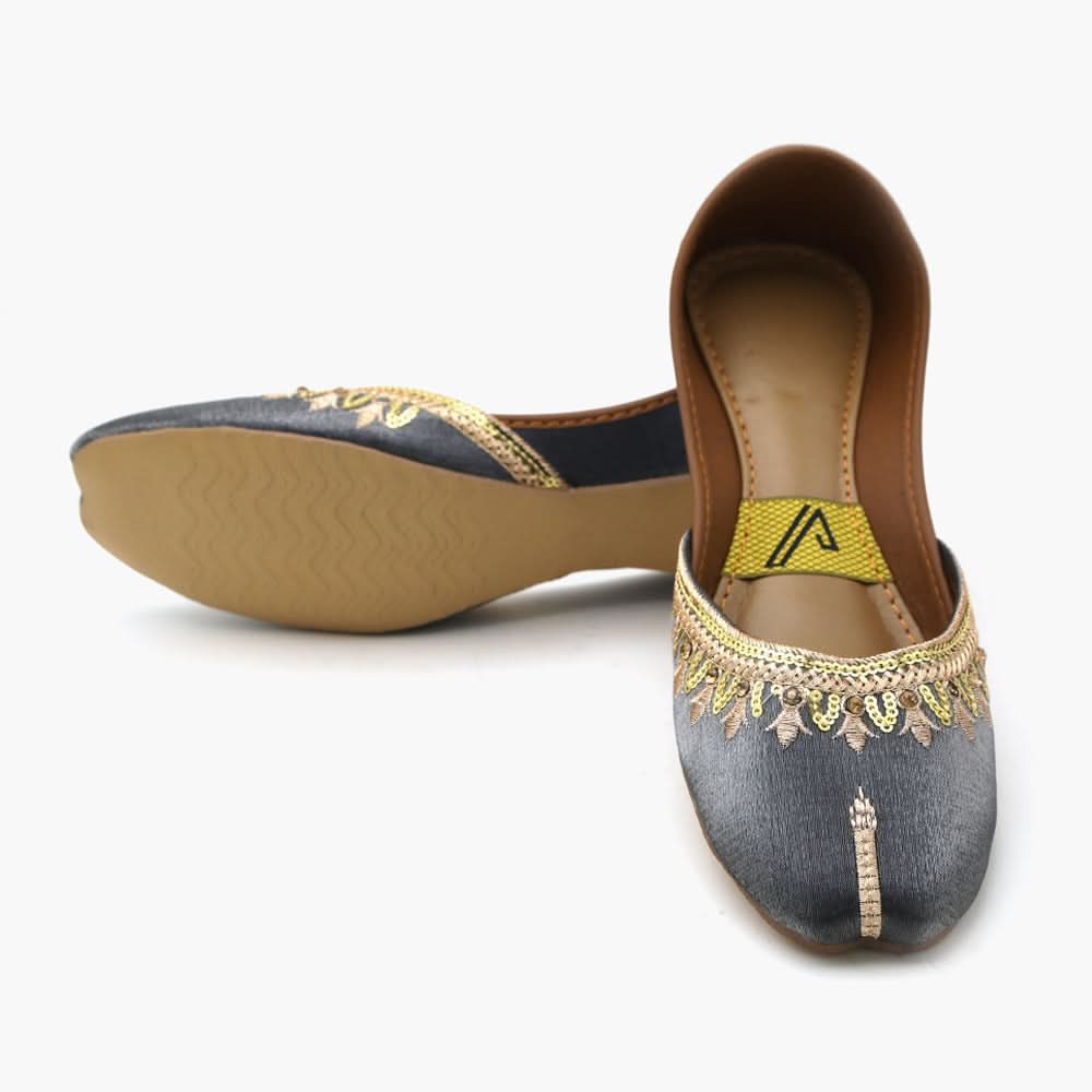 Women's Khussa