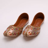 Women's Khussa