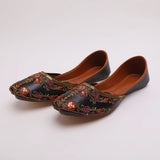 Women's Khussa