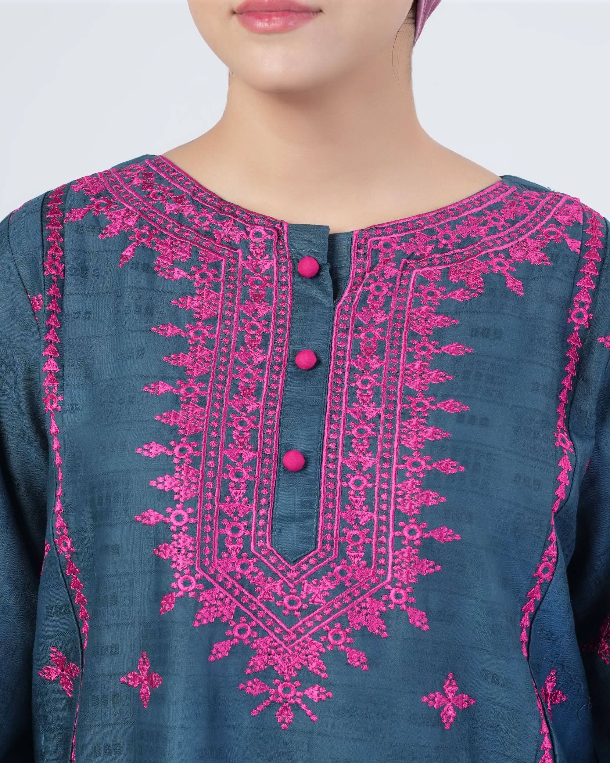Valuables Women Embroidered 2-Piece Suit