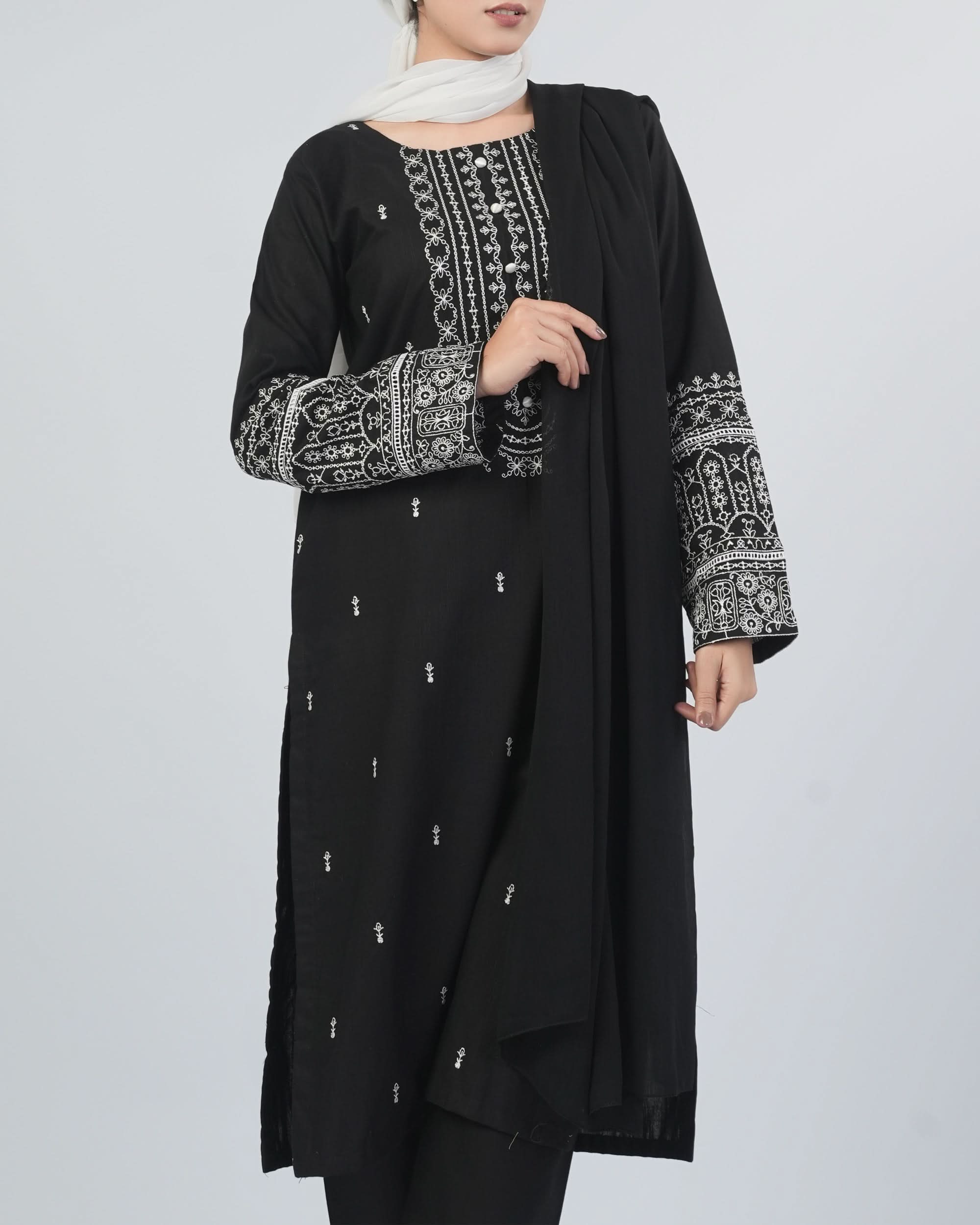 Women's Khaddar Embroidered 3Pcs Suit