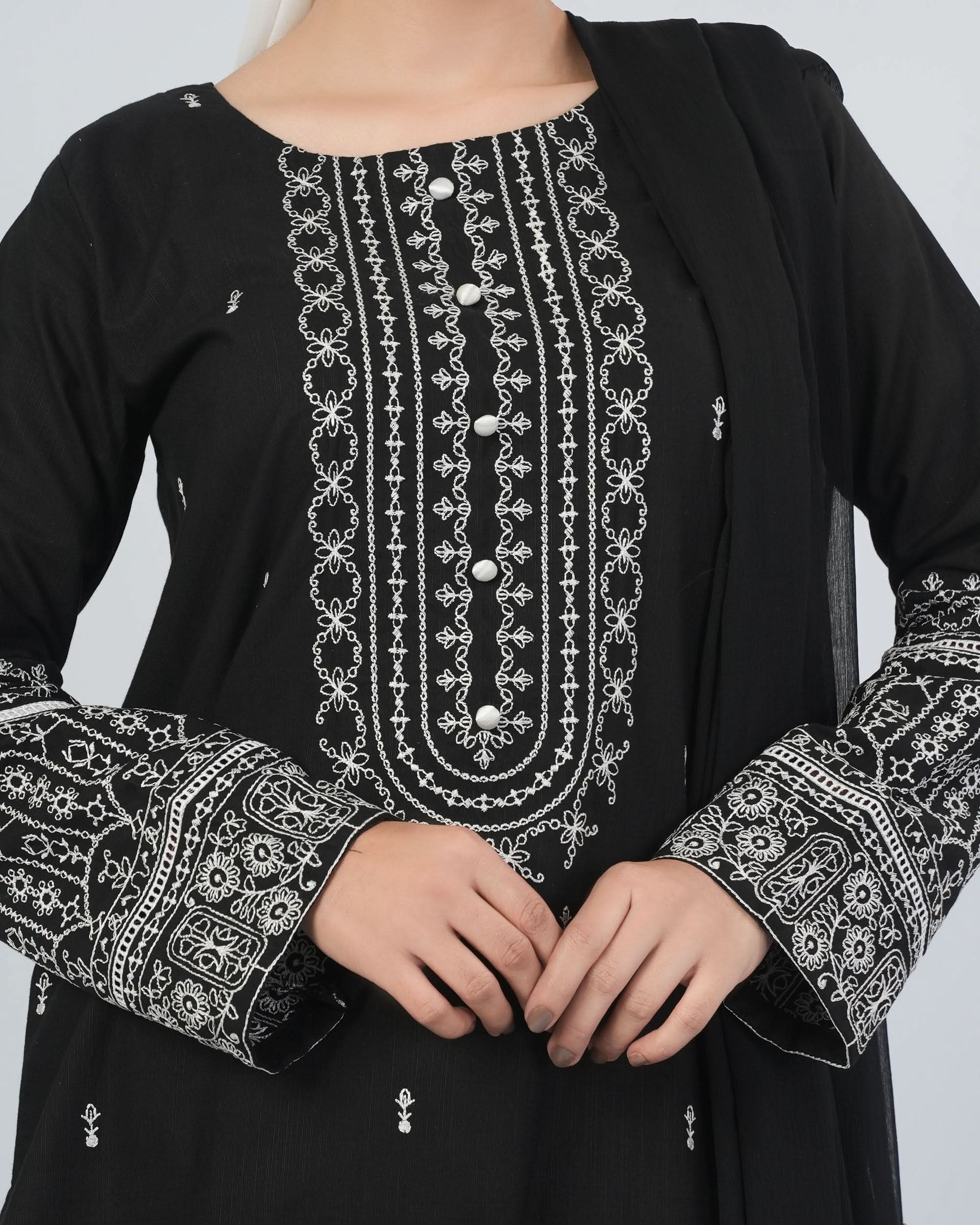 Women's Khaddar Embroidered 3Pcs Suit