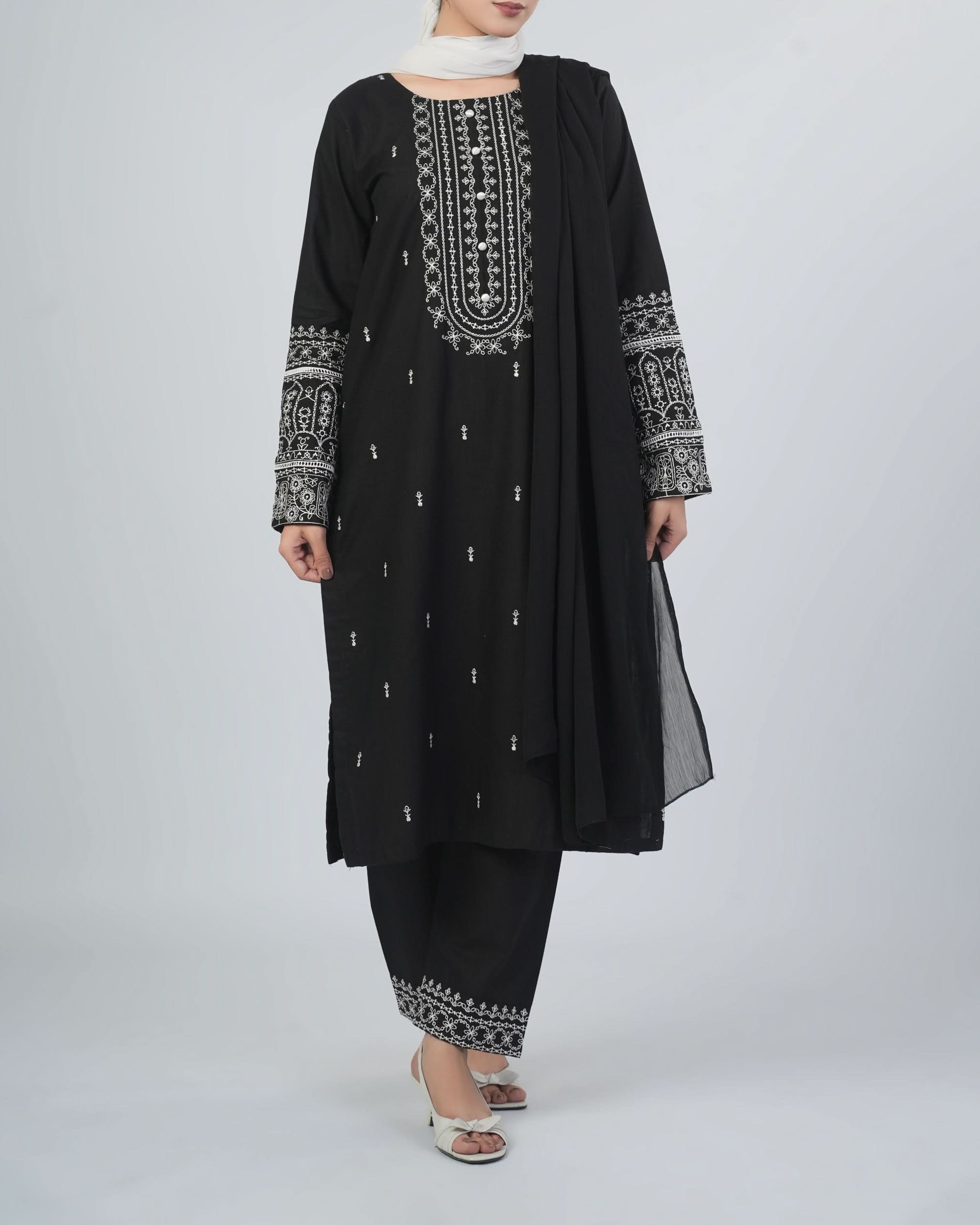 Women's Khaddar Embroidered 3Pcs Suit