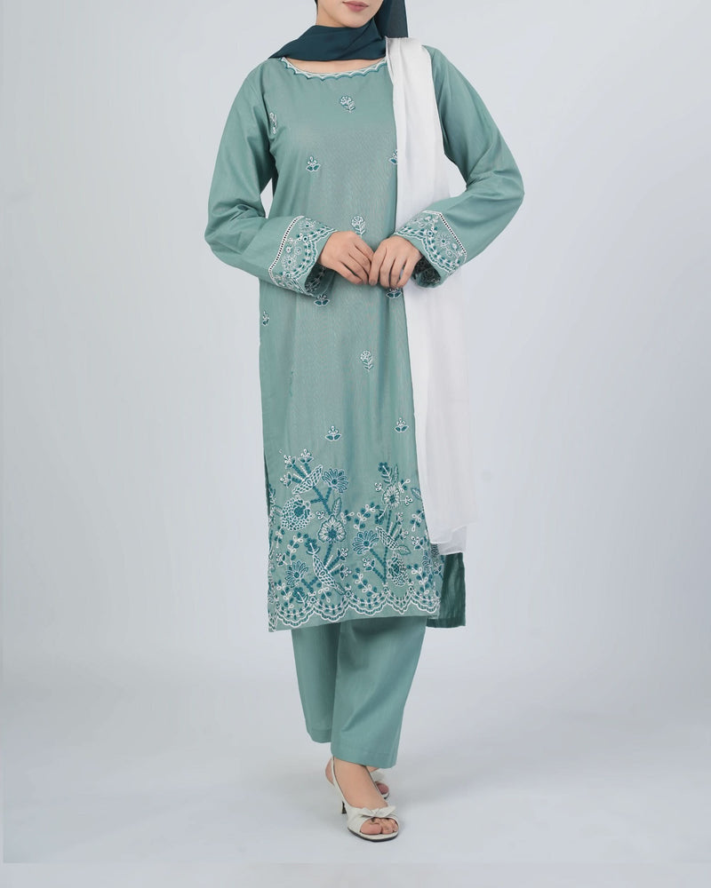 Women's Khaddar Embroidered 3Pcs Suit