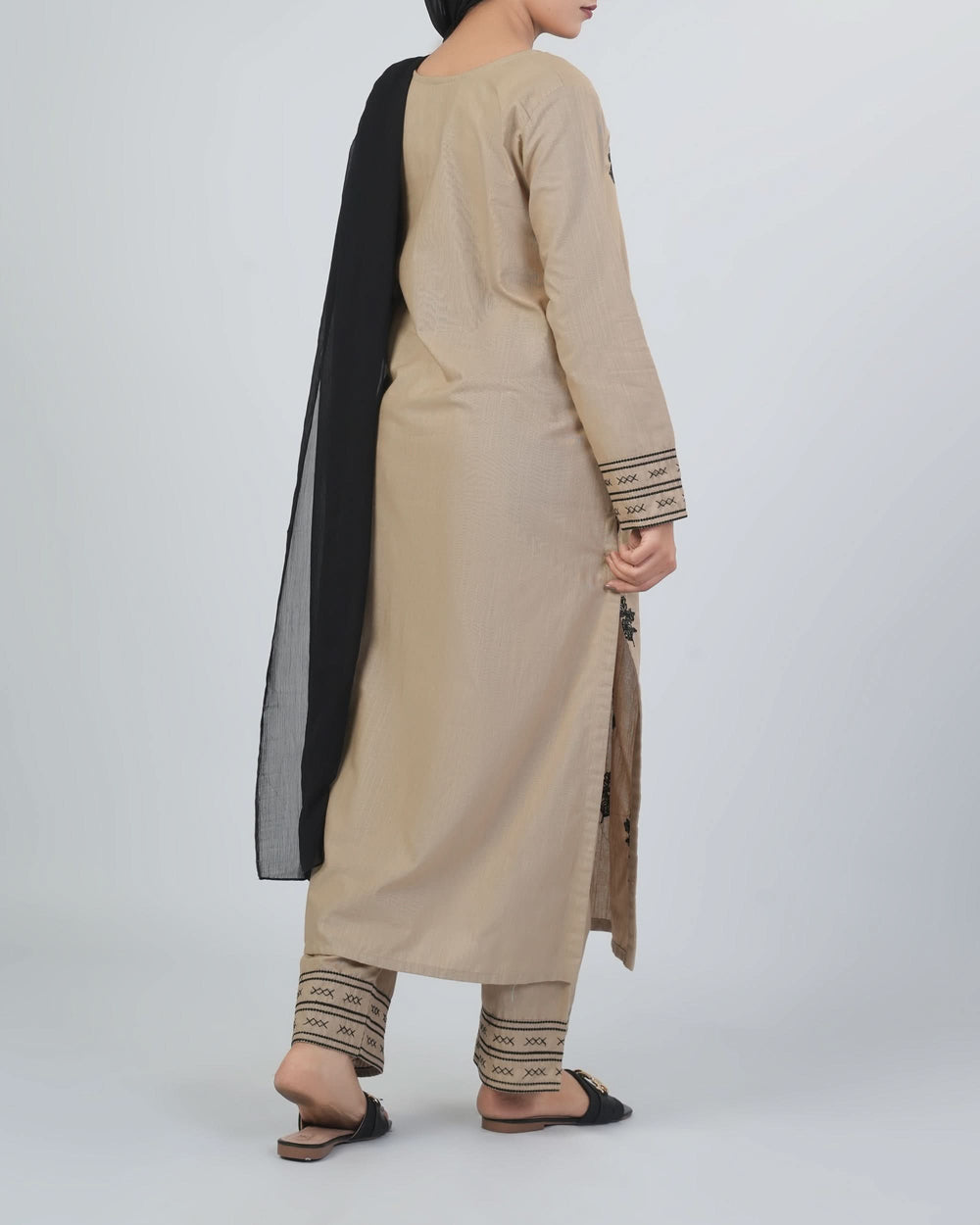 Women's Khaddar Embroidered 3Pcs Suit