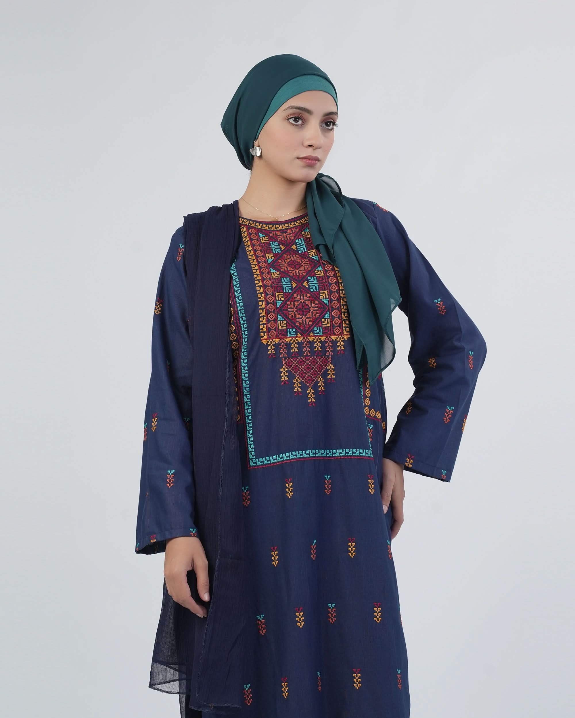 Women's Khaddar Embroidered 3Pcs Suit
