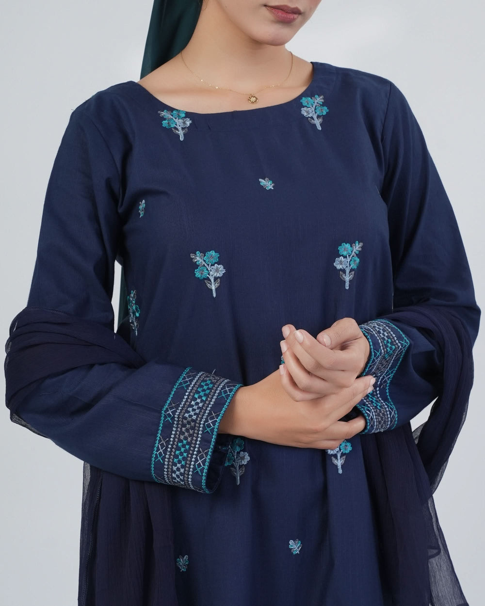 Women's Khaddar Embroidered 3Pcs Suit