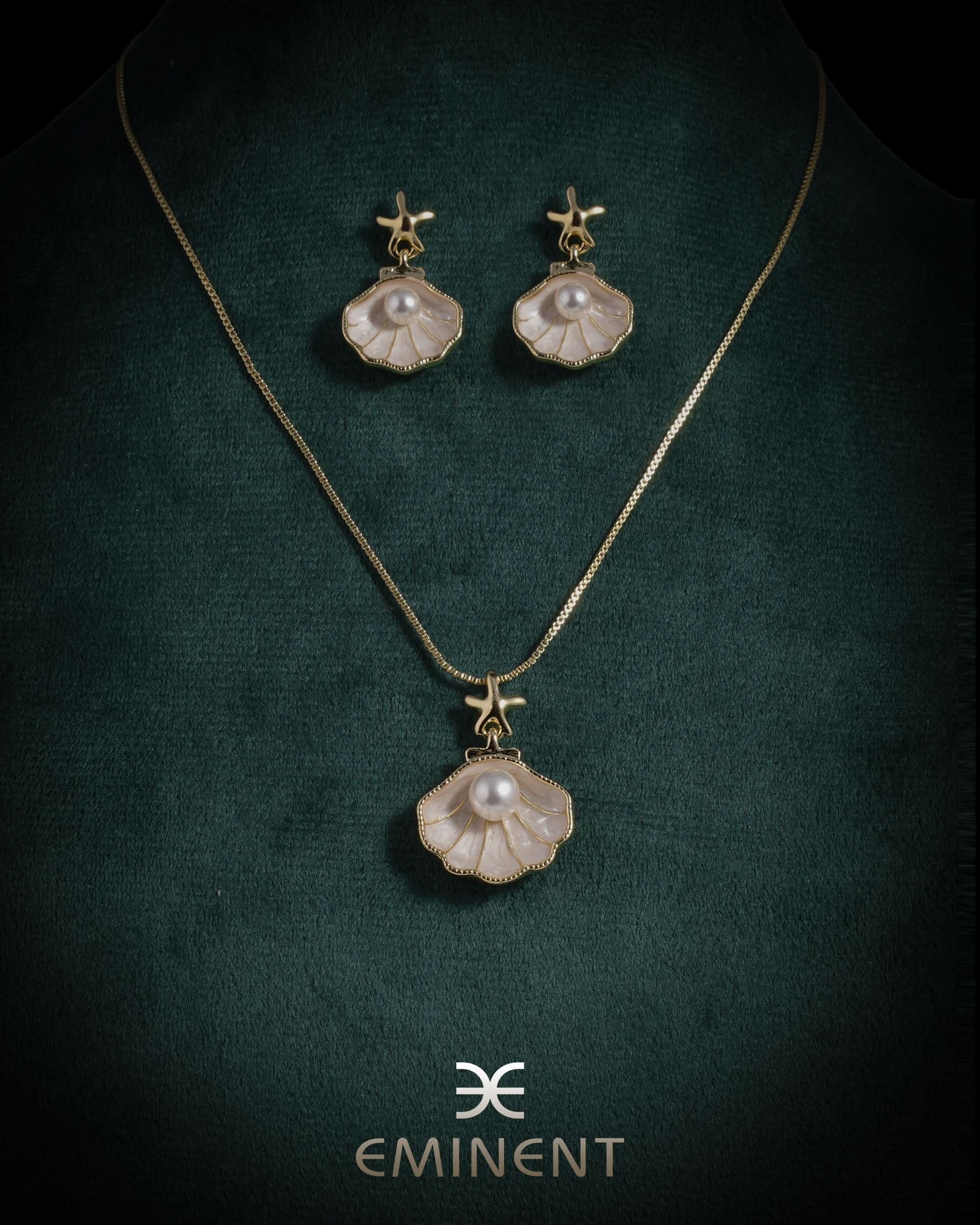 Eminent Pearl Blossom Necklace Set