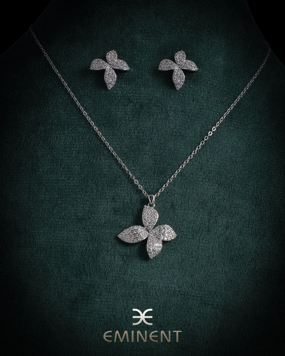 Eminent Women's Leaf Spark Necklace Set