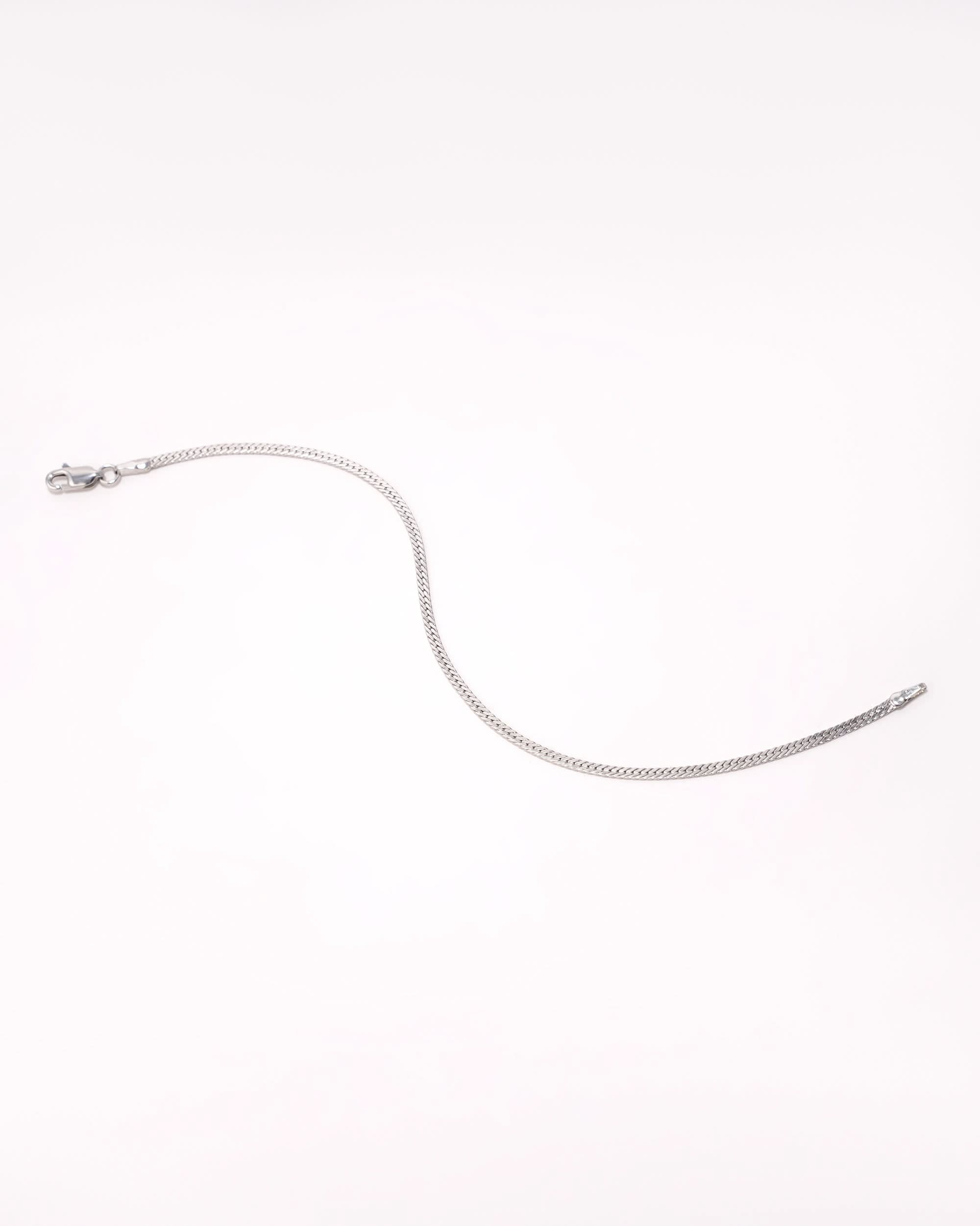Eminent Women’s Slim Textured Chain Bracelet