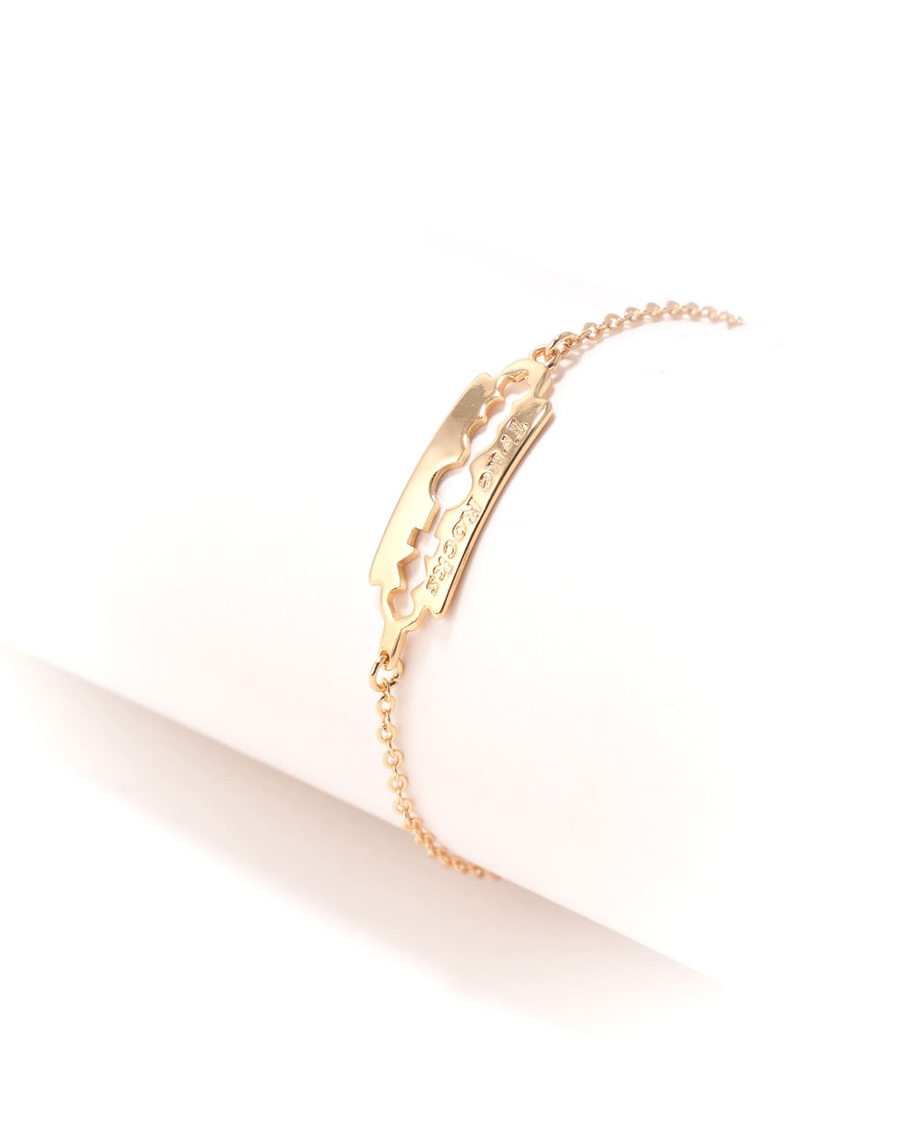Eminent Women’s Engraved Plate Bracelet