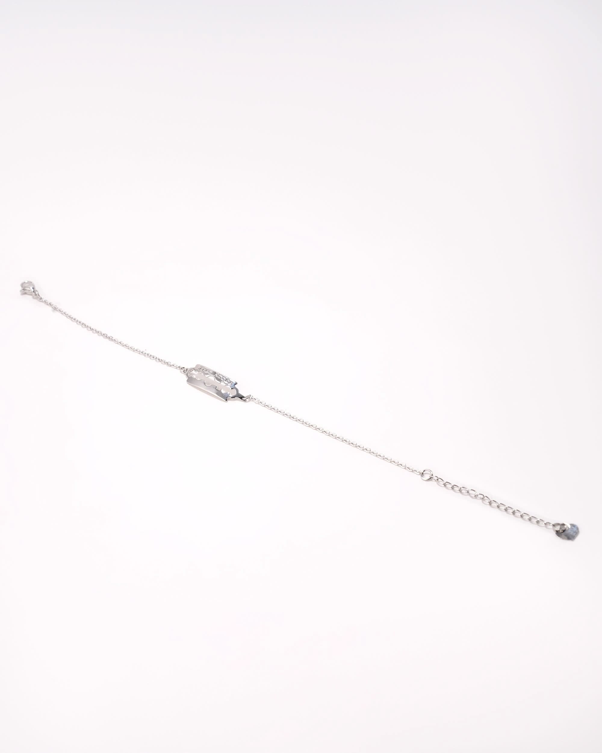 Eminent Women’s Engraved Plate Bracelet