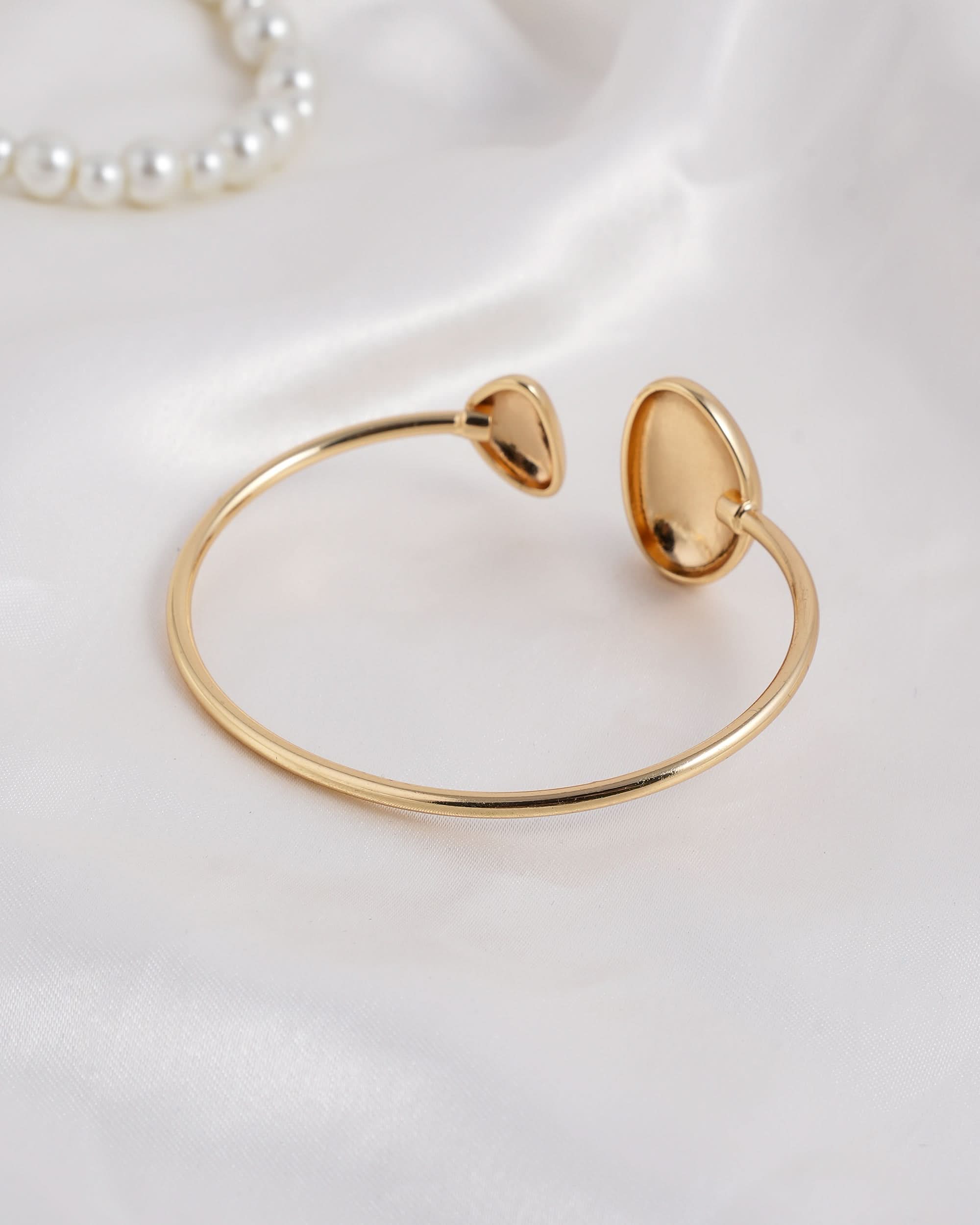 Eminent Women’s Oval Accent Bangle