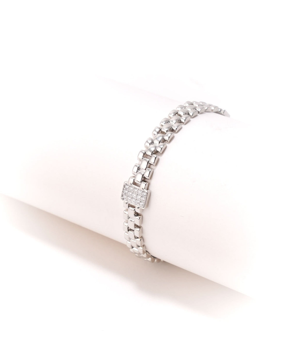 Eminent Women’s Textured Link Bracelet