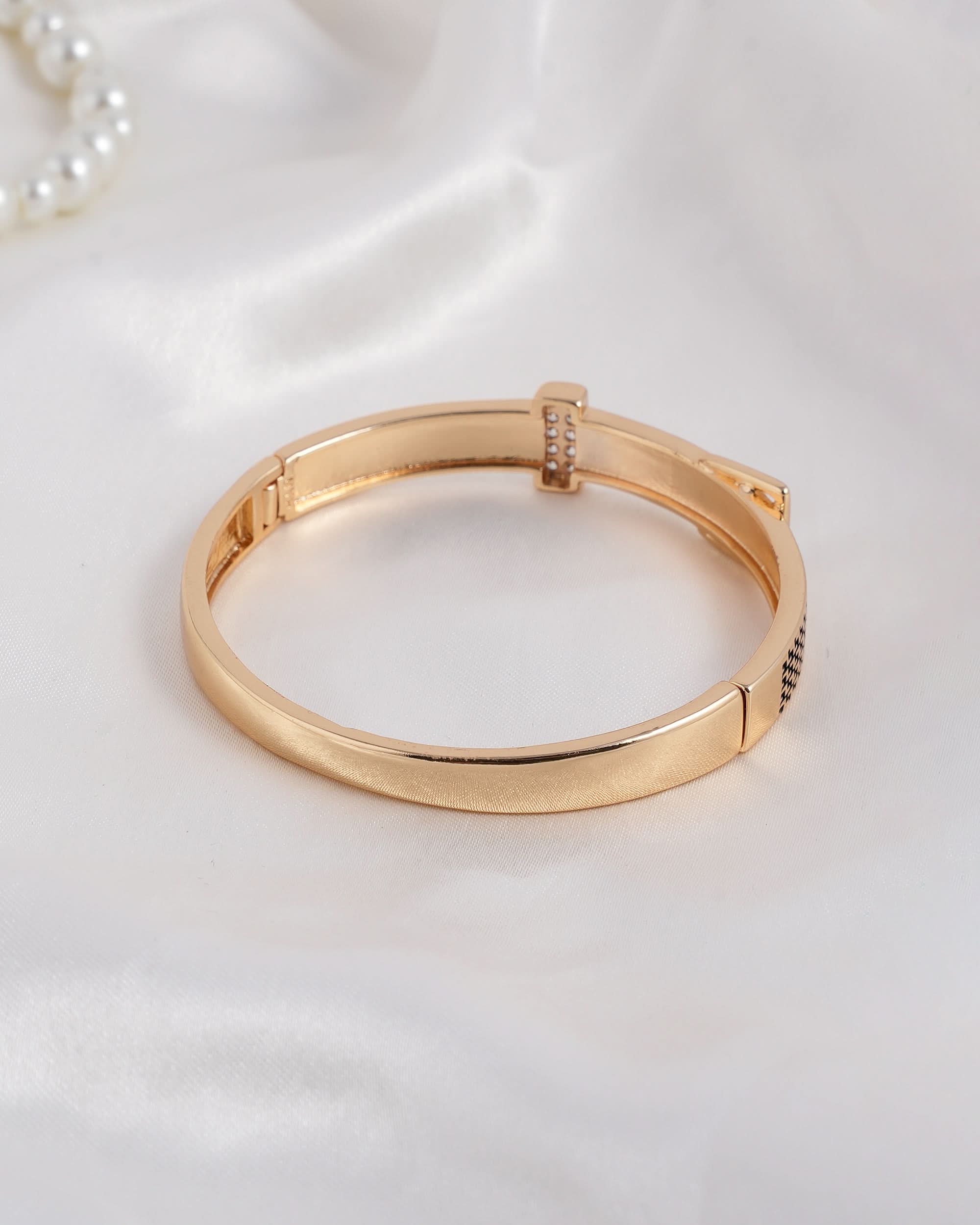 Eminent Women's Ring