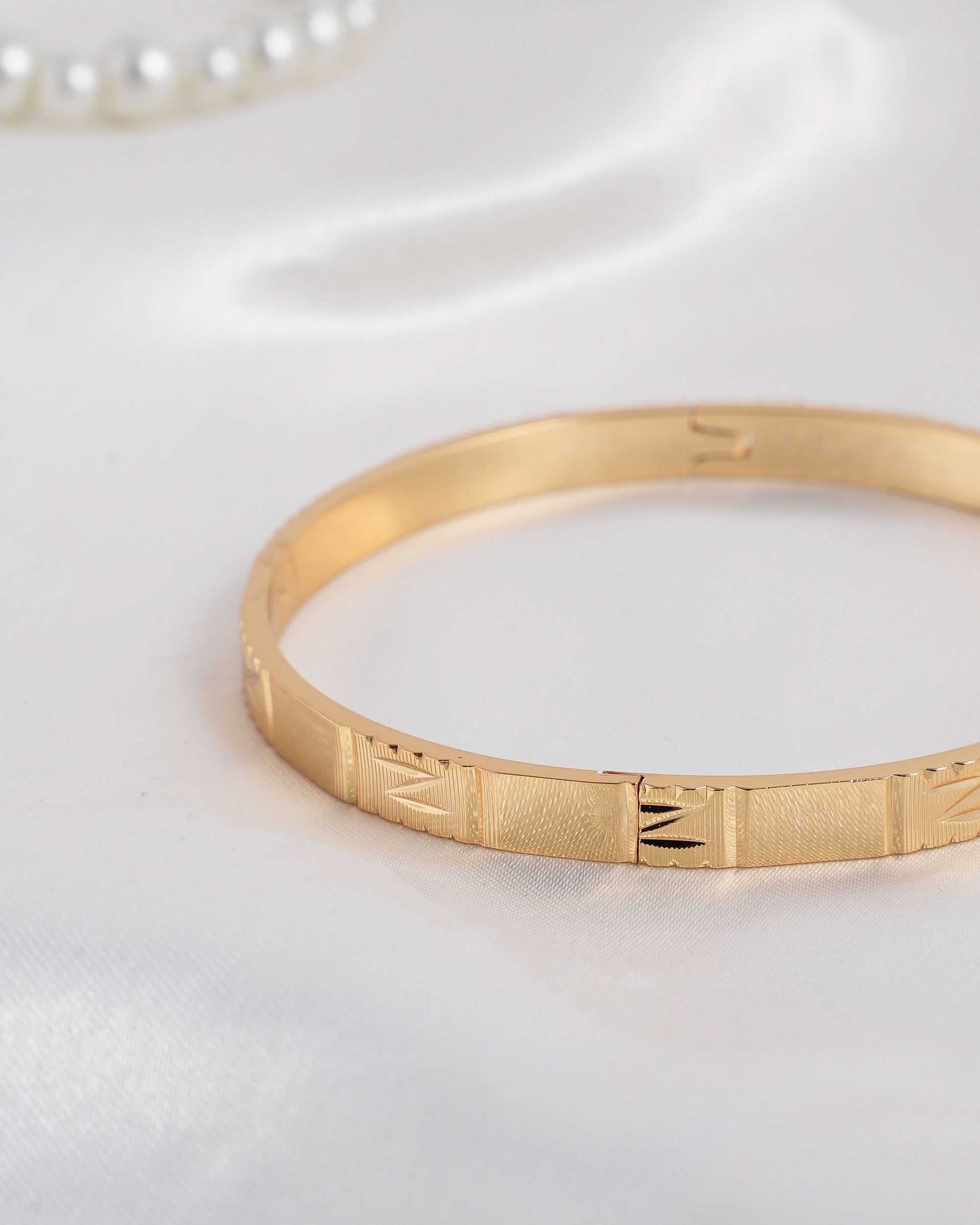 Eminent Women's Kara - Golden