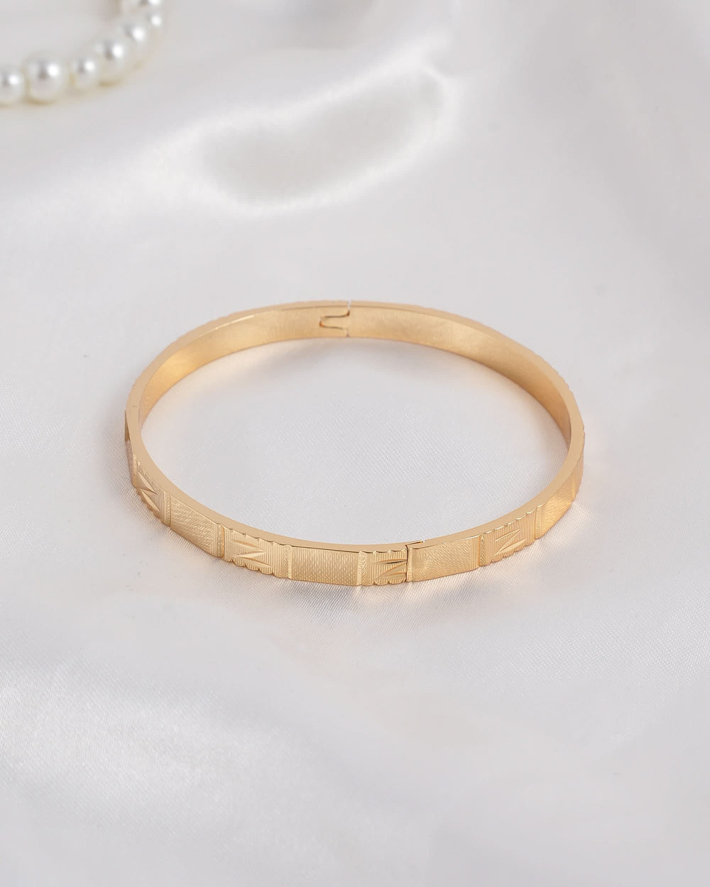 Eminent Women's Kara - Golden