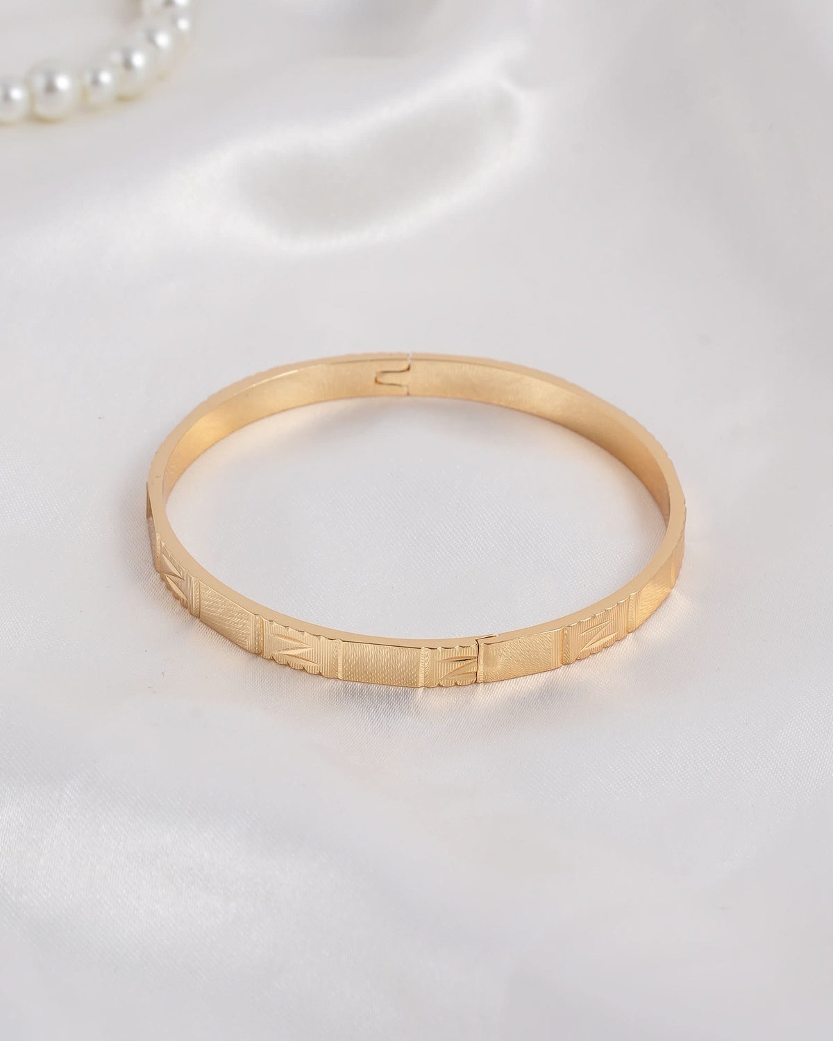 Eminent Women's Kara - Golden