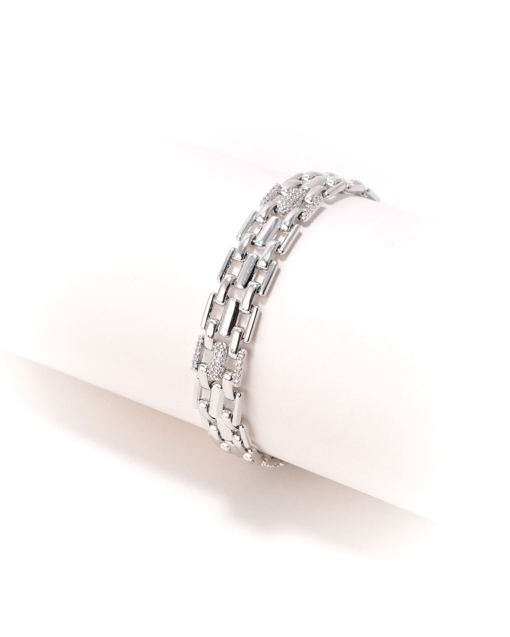 Eminent Women’s Slim Chain Bracelet